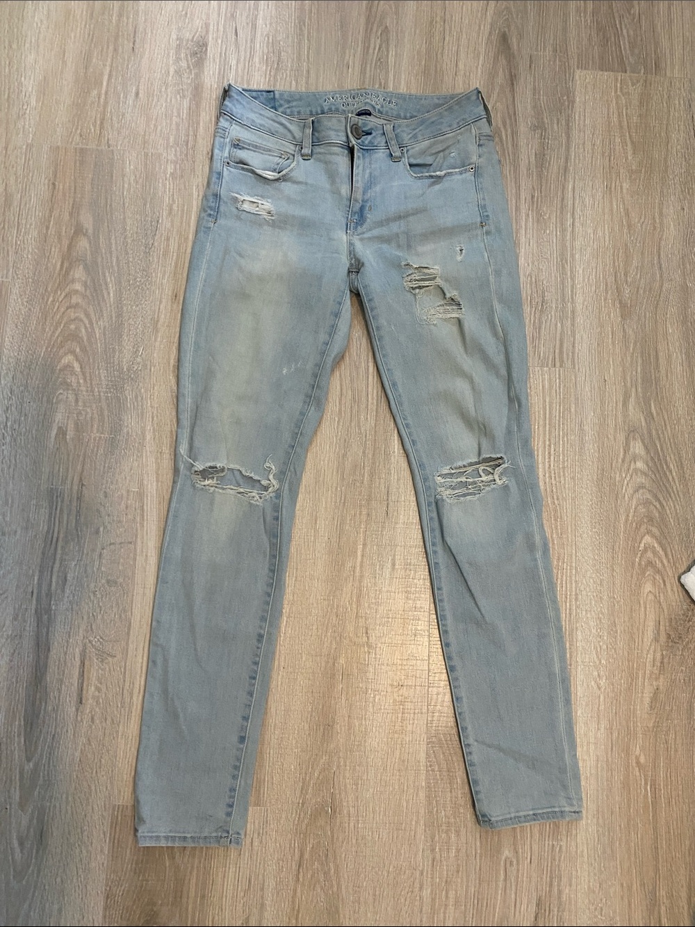 American Eagle Outfitters Light Blue Distressed Skinny Jeans